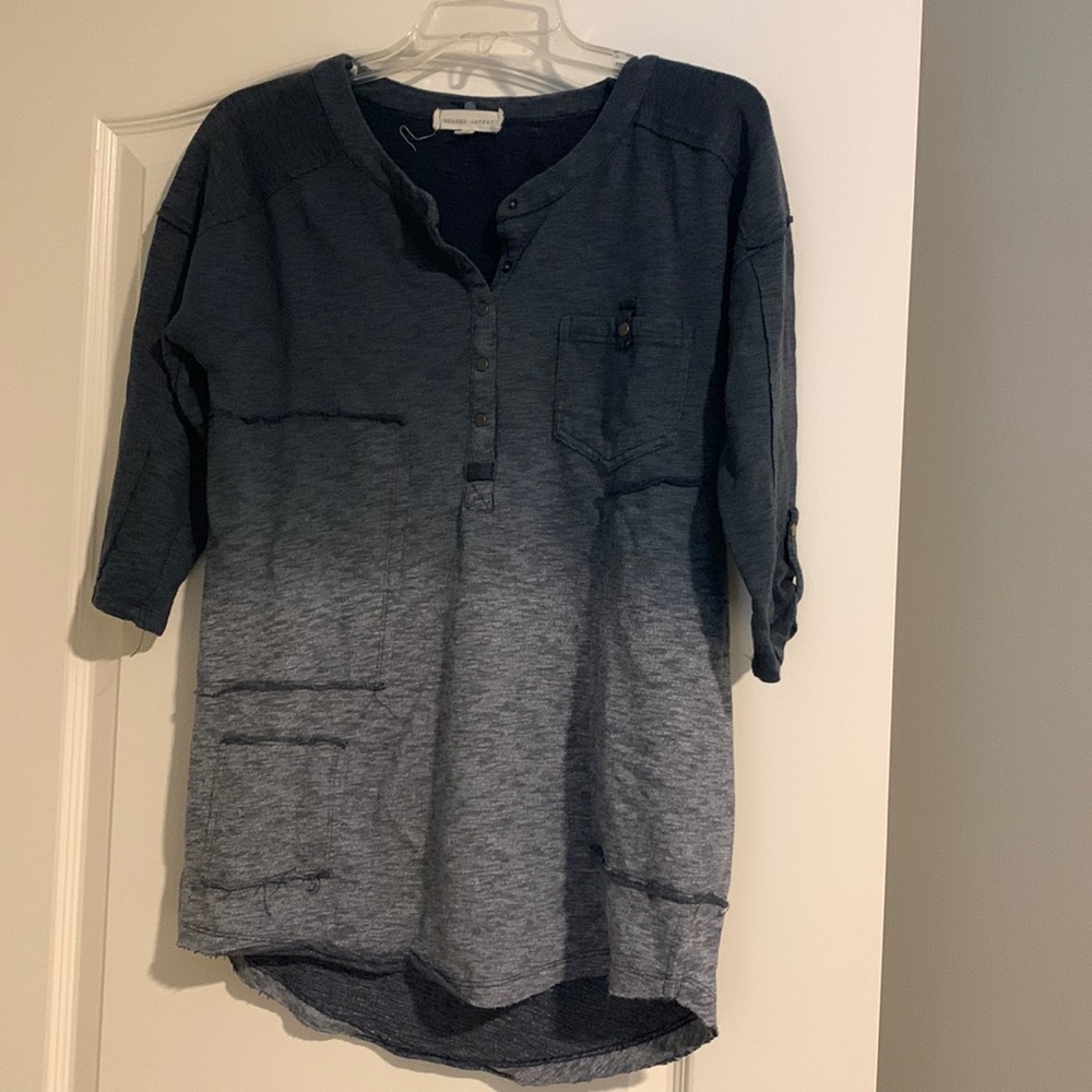 Women’s lightweight sweater. Dark blue/lighter blue/grey colors. Size XS.